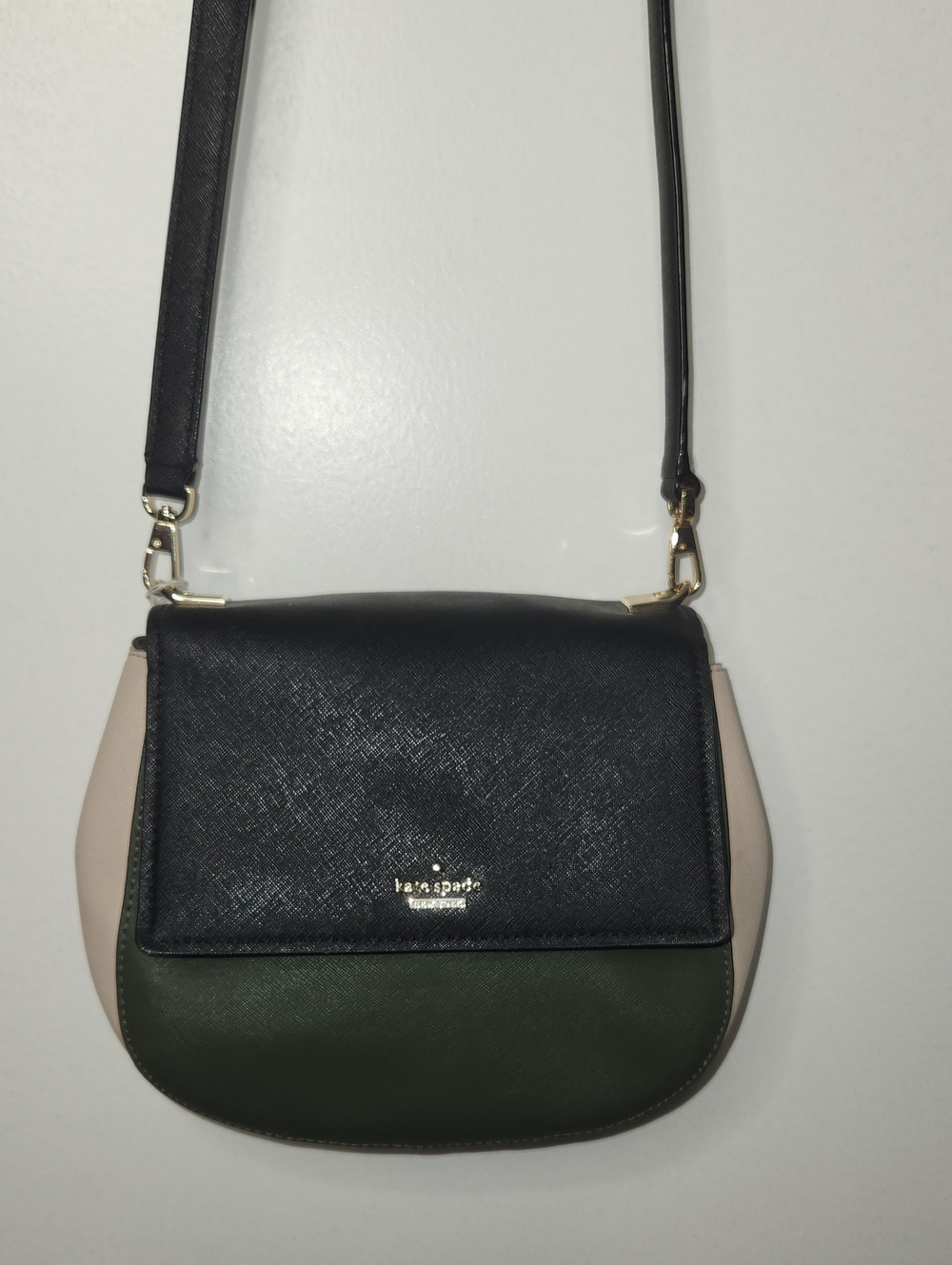 KATE SPADE colorblock saffiano, xbody, saddle bag black/green/cream. Pre❤️as is